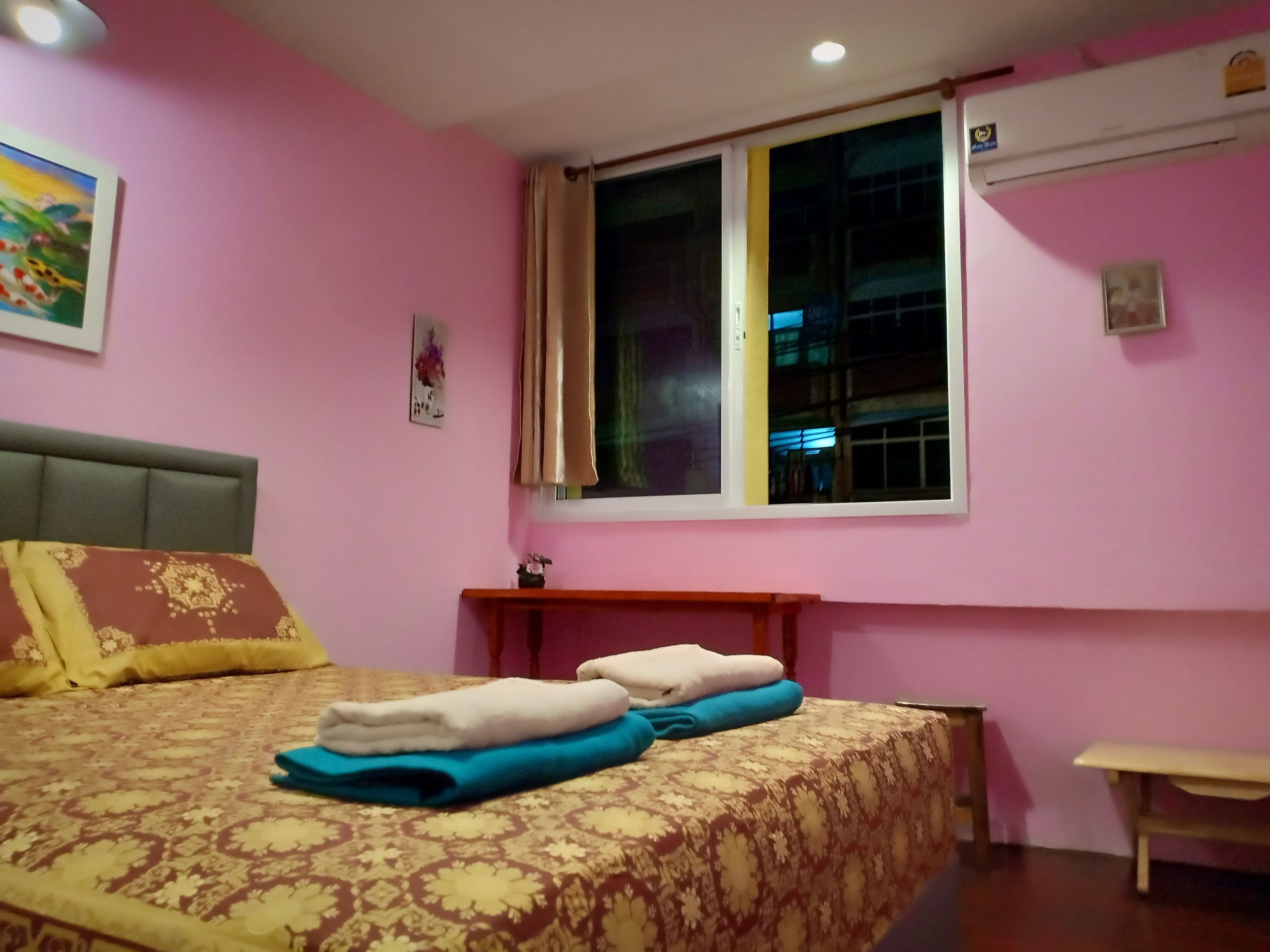 Standard Room (Purple) | Soundproofing, free WiFi, bed sheets