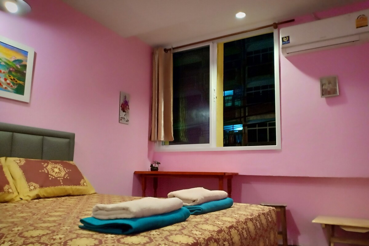 Standard Room (Purple) | Soundproofing, free WiFi, bed sheets