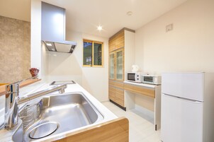 Private Vacation Home | Private kitchen | Full-size fridge, microwave, stovetop, toaster