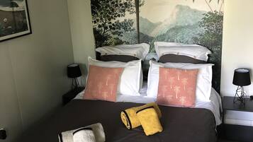 1 bedroom, free WiFi, bed sheets