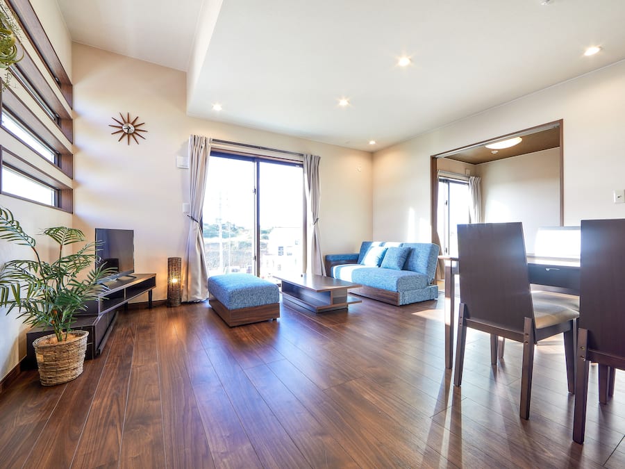 Villa - 2 sovrum | Vardagsrum | Platt-tv