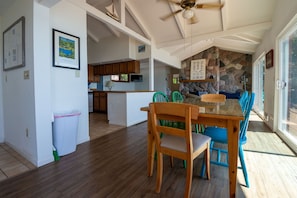 Dining - Beautiful Crystal Lake Waterfront, Central AC, Dock, Kayaks, Paddleboards (Frankfort)