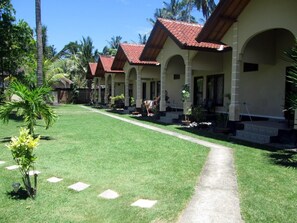 Property grounds - Yuli's Homestay (Kuta)