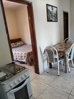 2 quartos, ferros/tábuas de passar roupa, Wi-Fi, roupa de cama