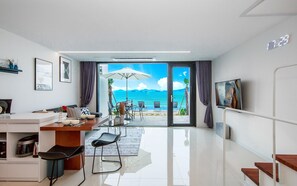 Individually decorated, individually furnished, free WiFi - Le Ciel Pool Villa Pension (Yeosu)