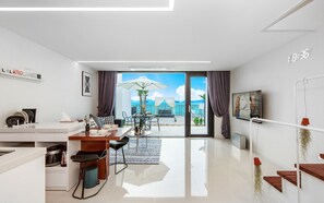 Reve C04 (SPA) | Individually decorated, individually furnished, free WiFi - Le Ciel Pool Villa Pension (Yeosu)