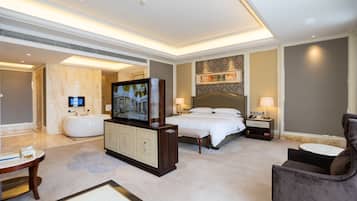 1 bedroom, in-room safe, desk, blackout curtains