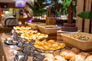 供應早餐 (每人 CNY98)