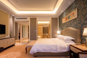 行政大床房 | 客房內保險箱、書桌、遮光布/窗簾、免費無線上網