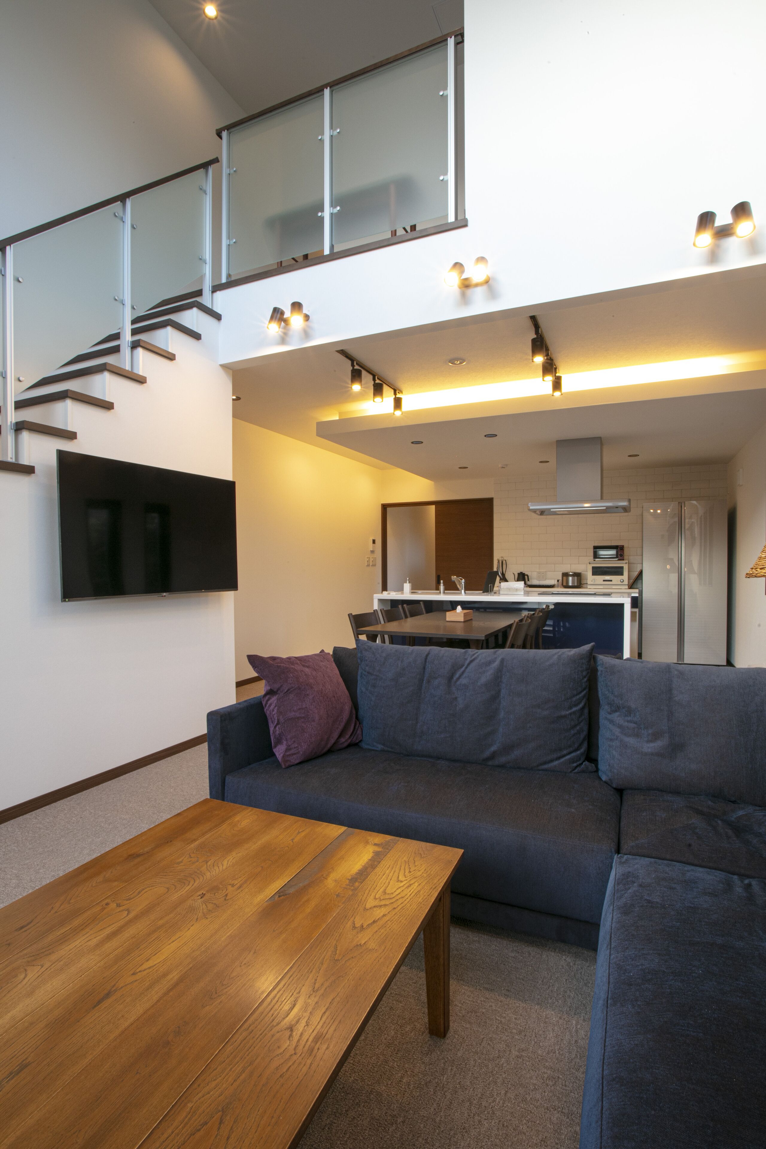 Yoshibo | Living area | Flat-screen TV