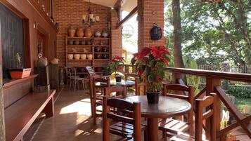 Breakfast, lunch and dinner served