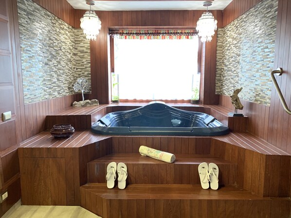 Chambre Premium, 1 chambre, bain à remous | Bain à remous privé