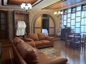 Design-Zimmer | Wohnzimmer | 50-Zoll-Smart-TV mit Digitalempfang, Fernseher, DVD-Player