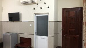 Bathroom - Tan Dat Hoa Hotel (Ho Chi Minh City)