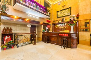 Reception - Tan Dat Hoa Hotel (Ho Chi Minh City)