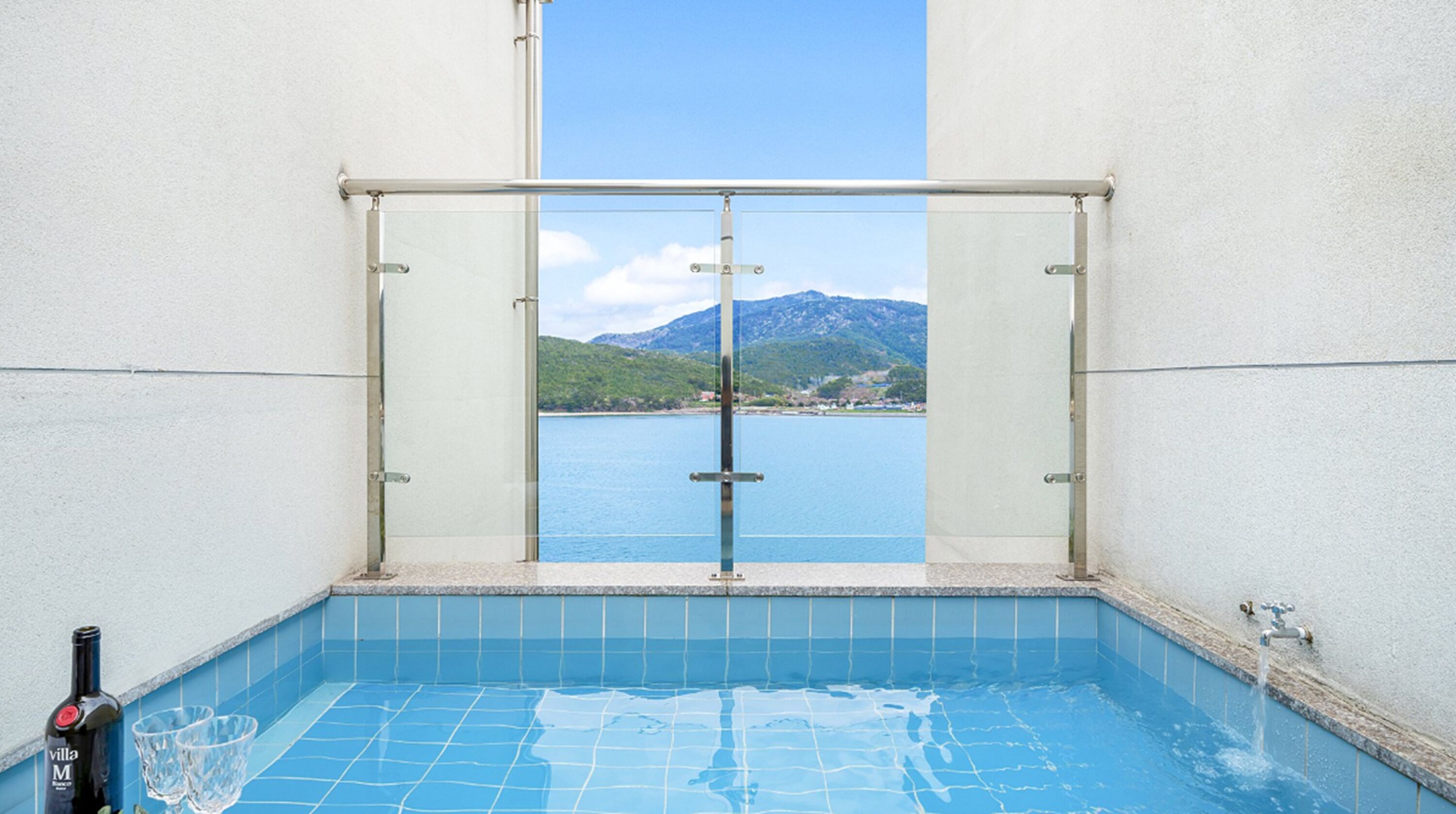 สระว่ายน้ำส่วนตัว