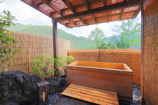Shared bathroom - Mt.Shakushi Gateway Camp (Fujiyoshida)
