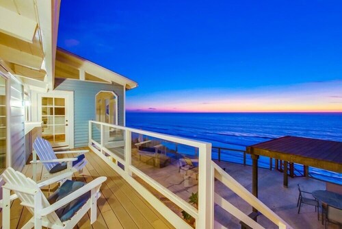 50' Ocean Front + 5 Outdoor Spaces + Dogs OK + AC