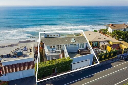 50' Ocean Front + 5 Outdoor Spaces + Dogs OK + AC