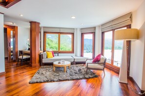 Luxury Villa | 6 bedrooms, in-room safe, desk, iron/ironing board - Kamala Class-Pan Seaview Villa (Kamala)