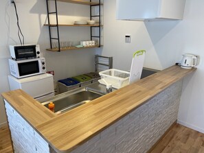 Fridge, microwave, stovetop, electric kettle - Villas Waraku (Fujiyoshida)