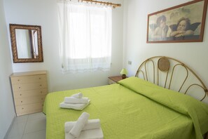 1 bedroom, iron/ironing board, free Internet