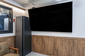 스위트 | 각각 다른 스타일의 인테리어, 각각 다르게 가구 비치, 방음 설비, 무료 WiFi
