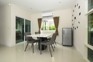 Family Villa | In-room dining
