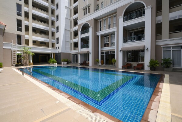 Outdoor pool - 2BR at Patong Loft wifi pool (Patong)