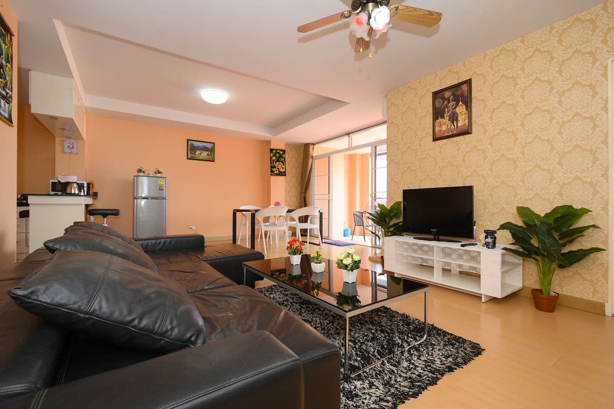Grand Apartment | Living area