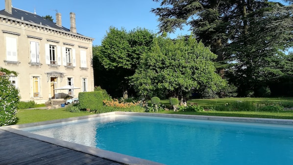 Seasonal outdoor pool