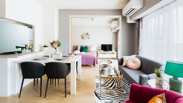 A modern living space with a kitchen, dining area, and a cozy seating area. - Crystal Exe Nipponbashi St36 (Osaka)