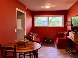 Living area - A Private detached house for 2 people, in Hautvillers cradle of champagne (Hautvillers)