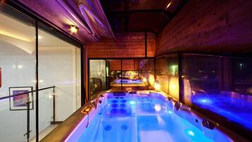 ENCORE - Extra person charge on site more than 2 people | Bathtub spa pribadi