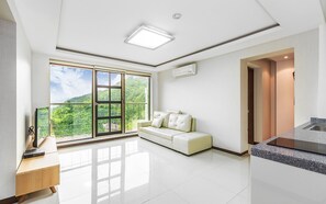 Grand Room - Extra person charge on site more than 4 people | Living area | Flat-screen TV, heated floors - Vista Hill Pool Villa (Gapyeong)