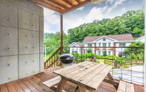 그랜드룸 - 기준인원 4명. 이후 추가인원 비용 현장결제 | 테라스/파티오