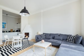 Apartment, 1 Schlafzimmer, Stadtblick | Wohnbereich