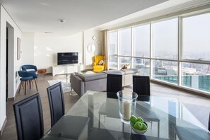 Premium Apartment, 2 Bedrooms | Living area | Smart TV - Frank Porter Al Bateen JBR (Dubai)