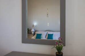 Soundproofing, free WiFi, bed sheets - Theodora Studios (Zakynthos)