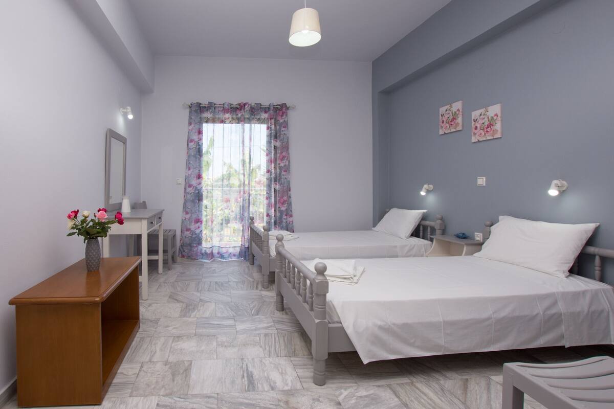 Estudio, planta baja | 2 habitaciones, insonorización, wifi gratis y ropa de cama