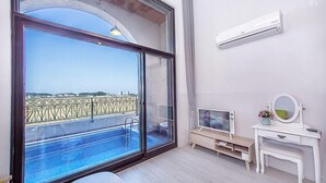 Duplex Terrace | 1 bedroom, WiFi (free), individually decorated, individually furnished - Iris Pool Villa Pension (Gangneung)