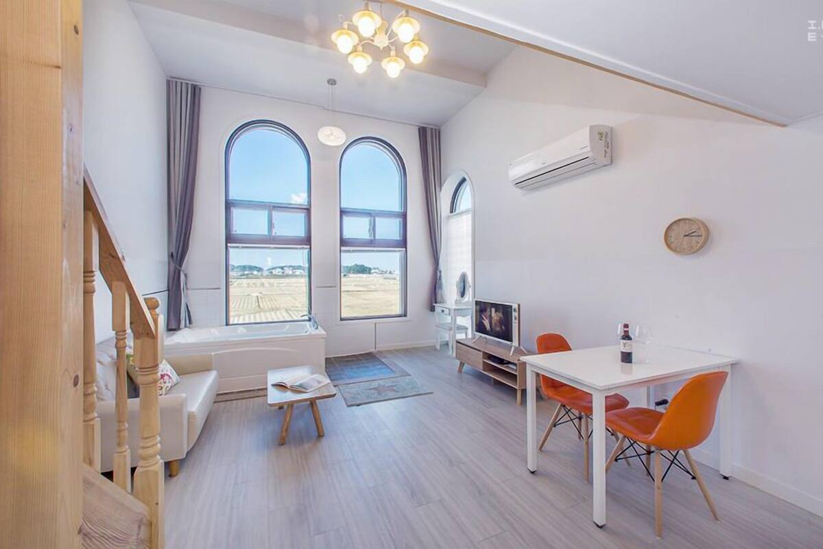 Sky Window Duplex Spa | 1 bedroom, WiFi (free), individually decorated, individually furnished
