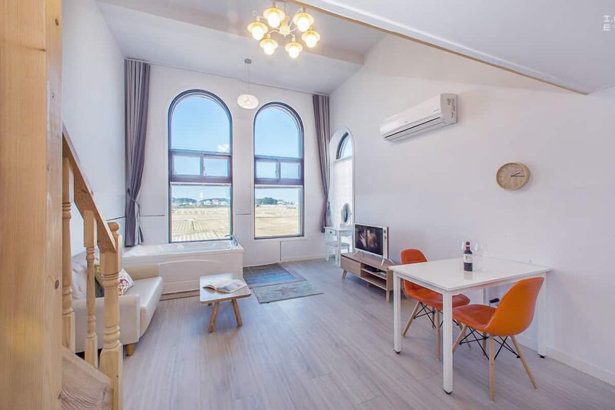 1 bedroom, individually decorated, individually furnished, free WiFi