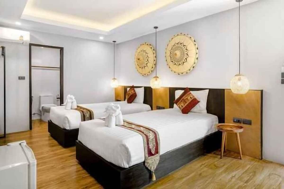1 bedroom, hypo-allergenic bedding, free minibar items, free WiFi