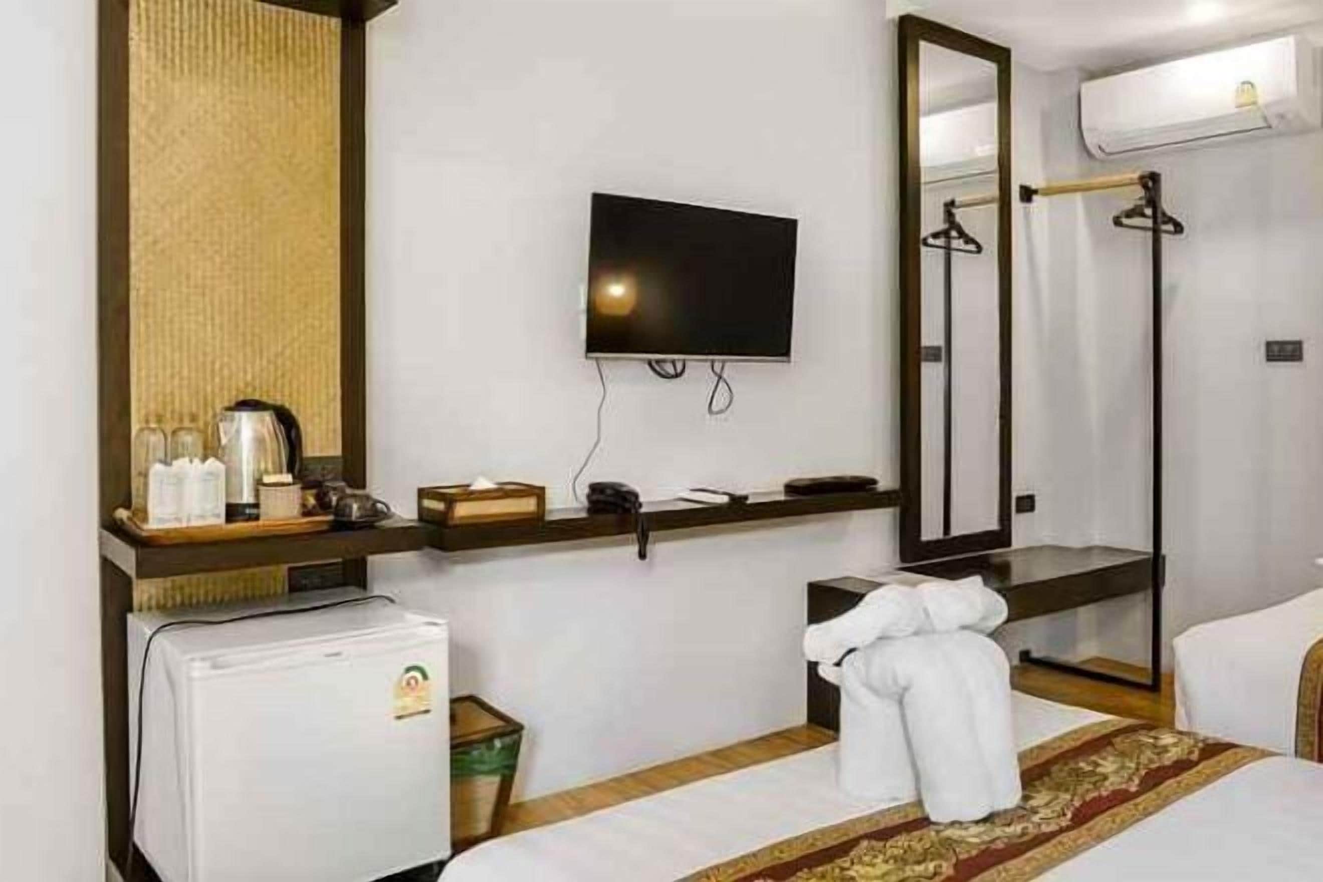 Hypo-allergenic bedding, free WiFi