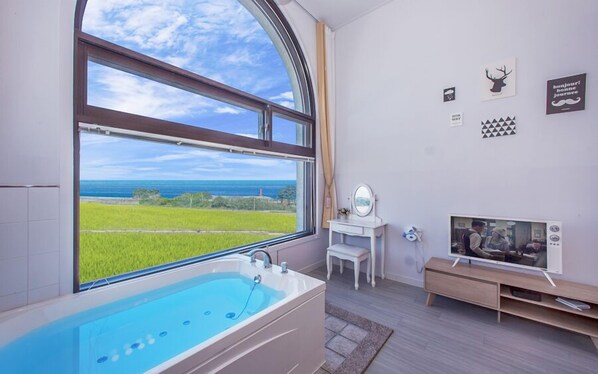Duplex Sky Spa 2 - Extra person charge on site more than 2 people | Private spa tub - Attirance Pool Villa Pension (Gangneung)