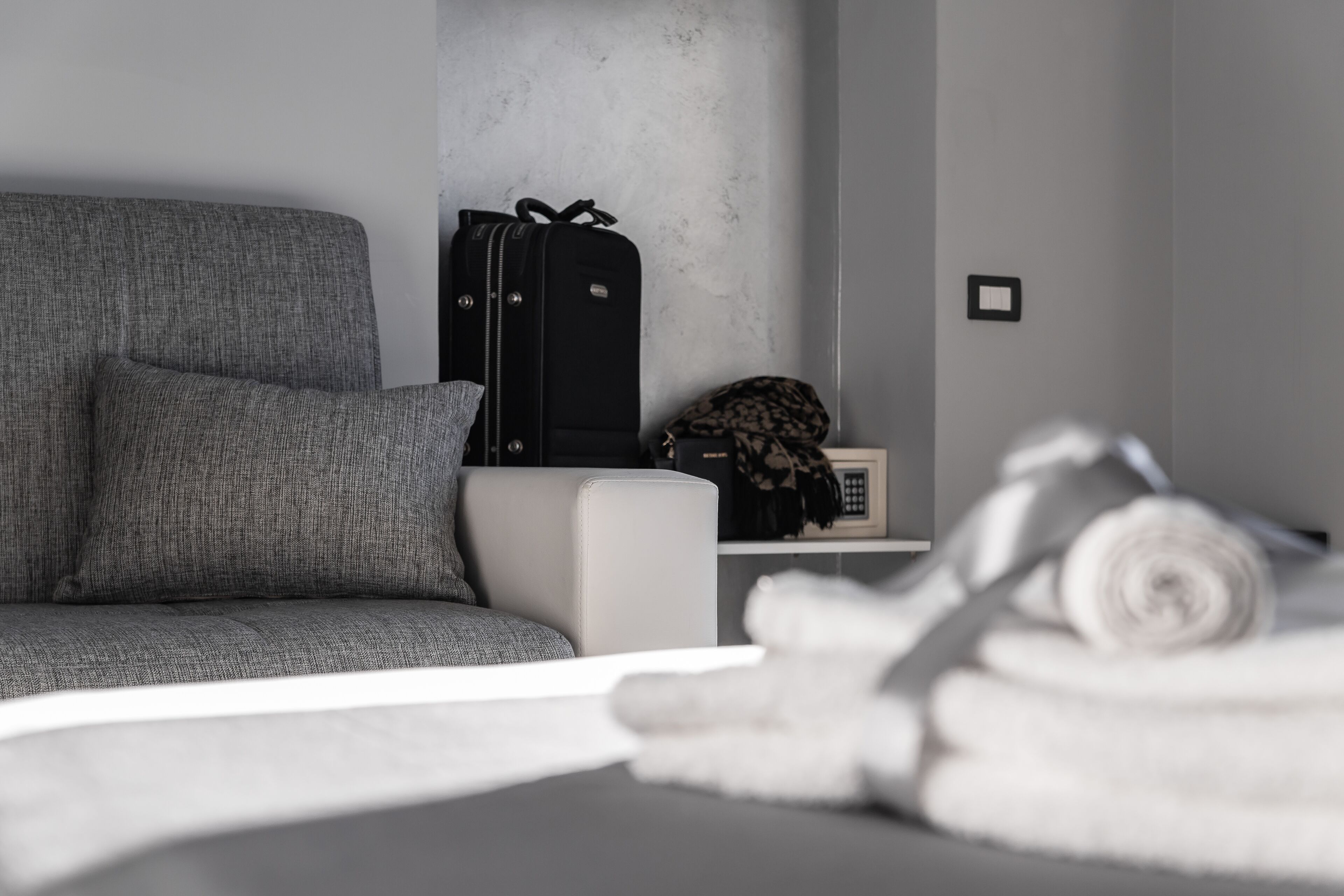 Copriletto in piuma, minibar, una cassaforte in camera