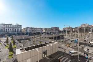 Camera Economy | Vista città