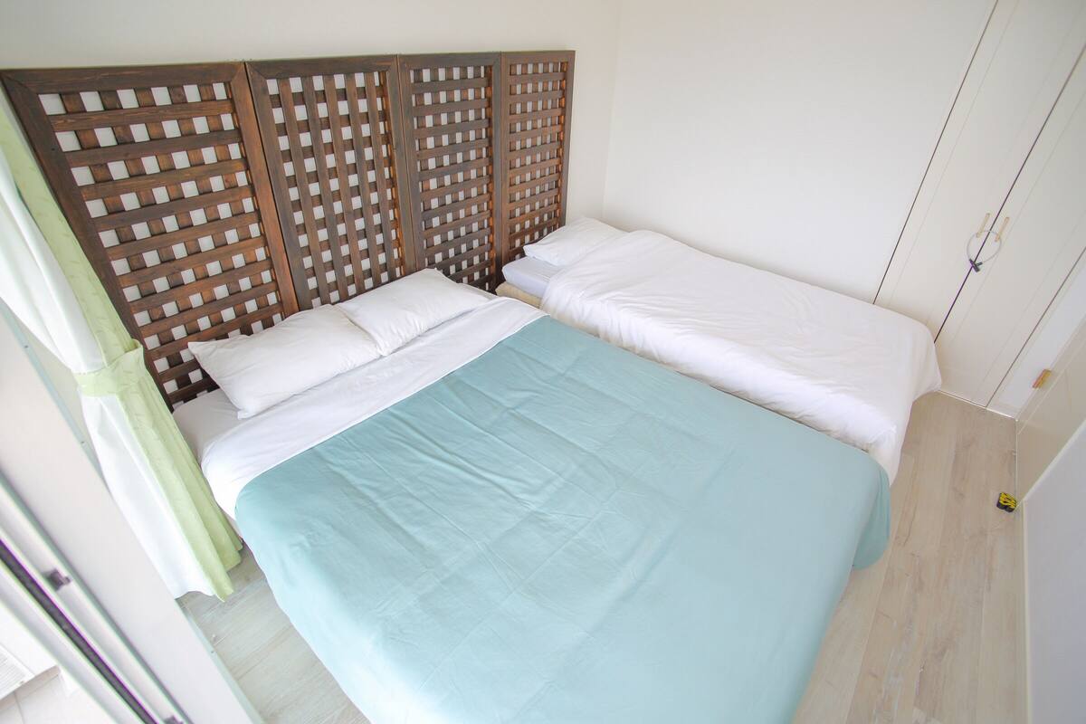 Family Apartment, Ocean View (Upper Floor) | Cribs (free), WiFi (free)