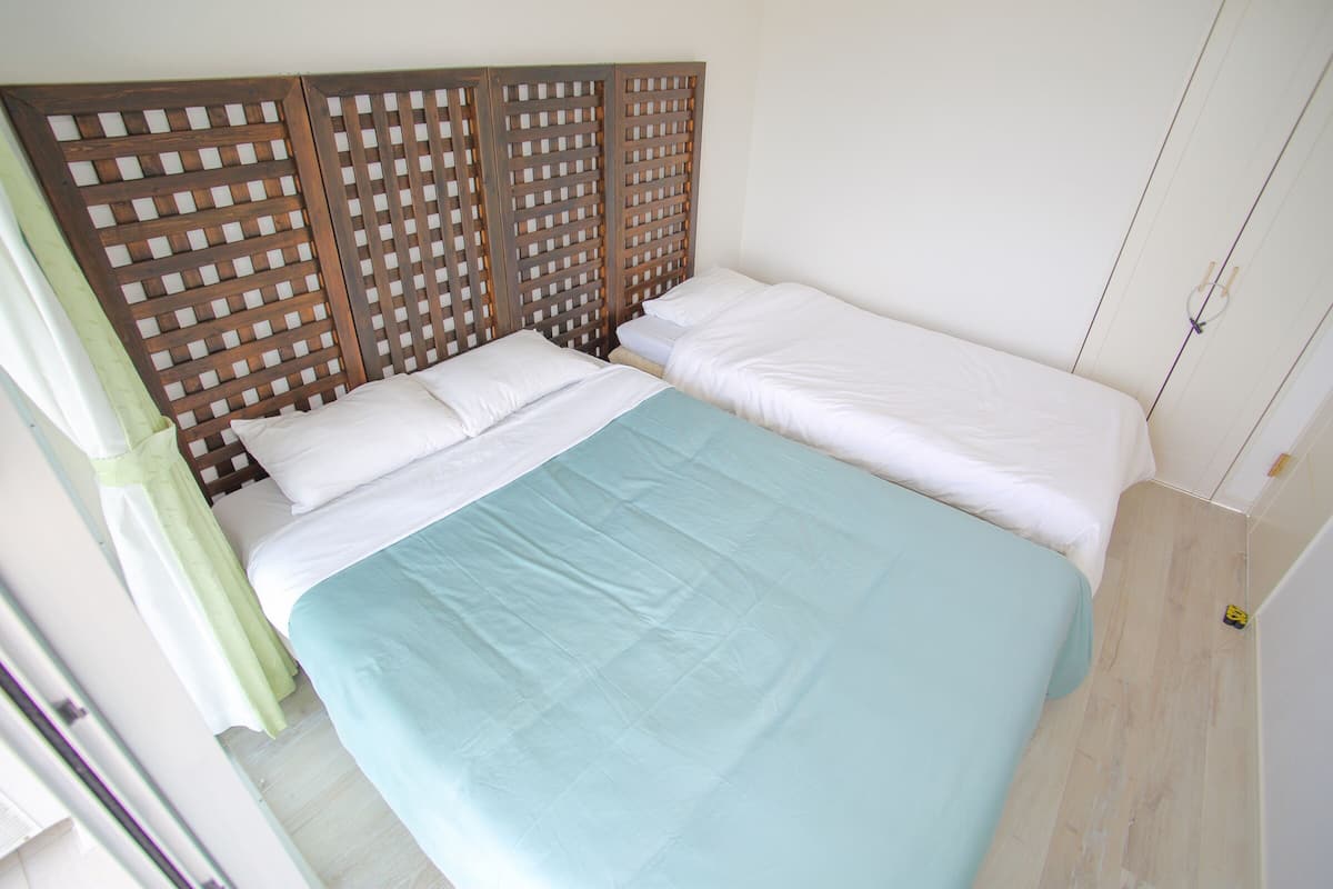Apartamento familiar, vistas al mar (Upper Floor) | 2 dormitorios, cunas gratuitas, wifi gratis